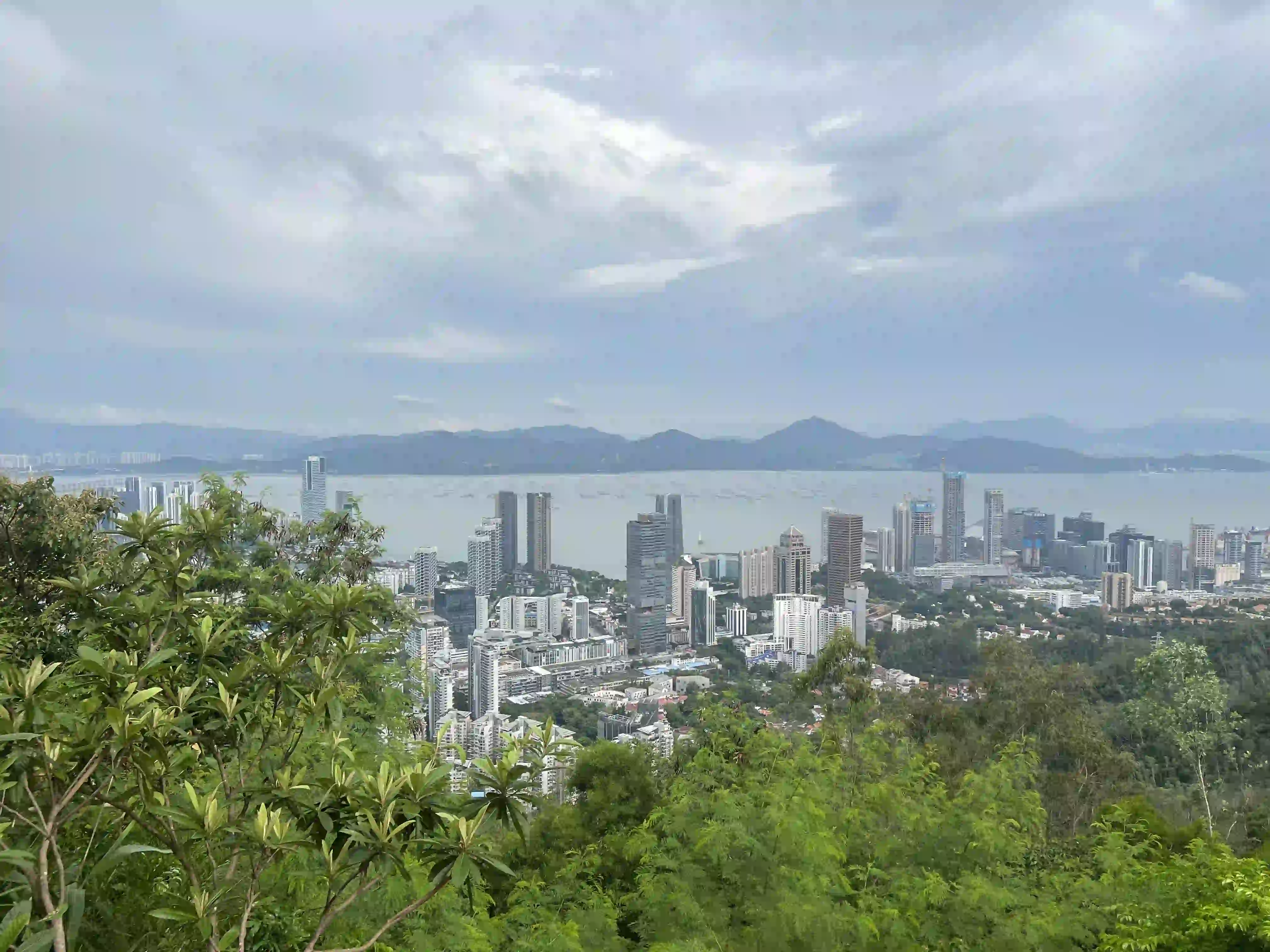 大南山-山顶眺望HK